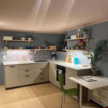 New Beautiful Flat, Parking! 卑爾根